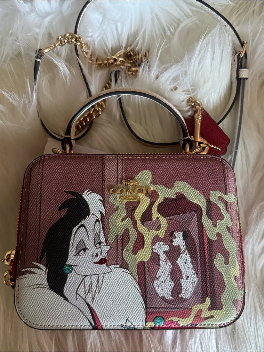 2022 Coach Disney x CoachBox Crossbody Cruella Motif leather Red Apple Multi Bag